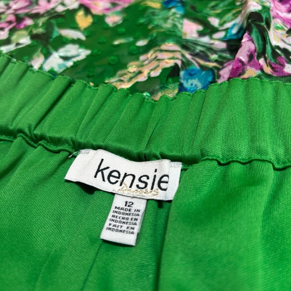 Kensie Green Floral 2 Piece Skirt Set, Size 12 - Picture 9 of 12